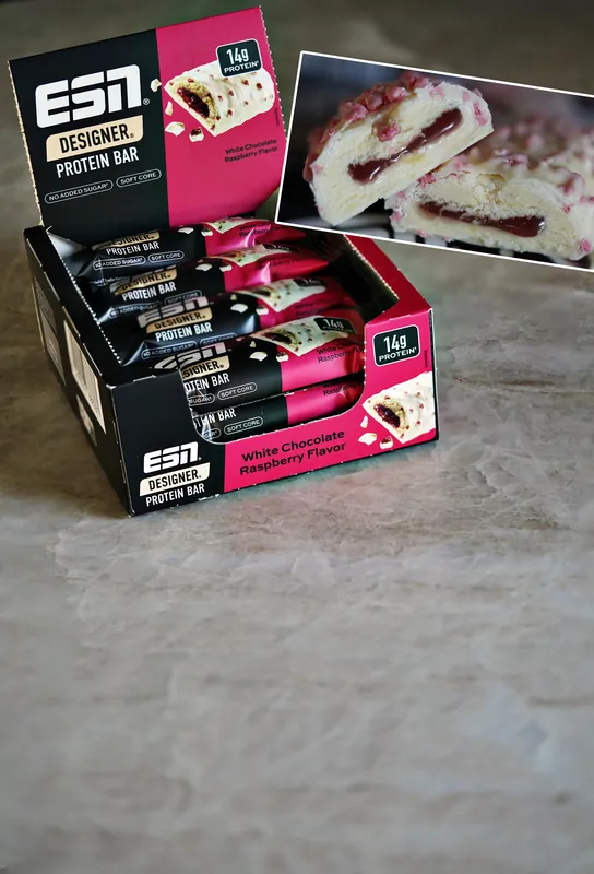 ESN Designer Bar – White Chocolate Raspberry, cortada