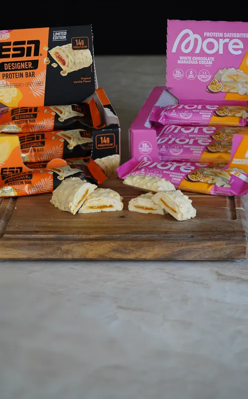 More Protein Satisbites – White Chocolate Maracuja Cream, en comparación, cortadas